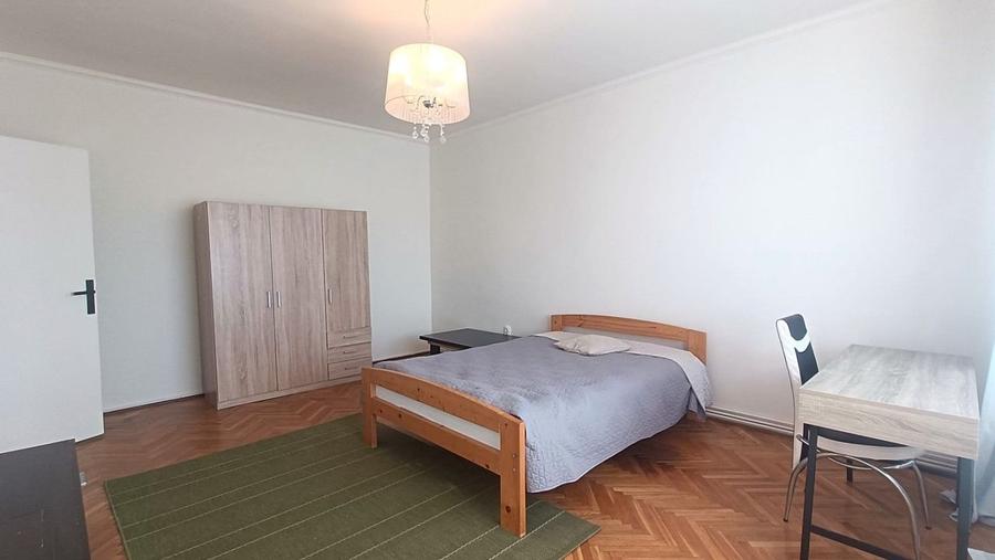 Apartament cu 2 dormitoare in Plopilor - 2