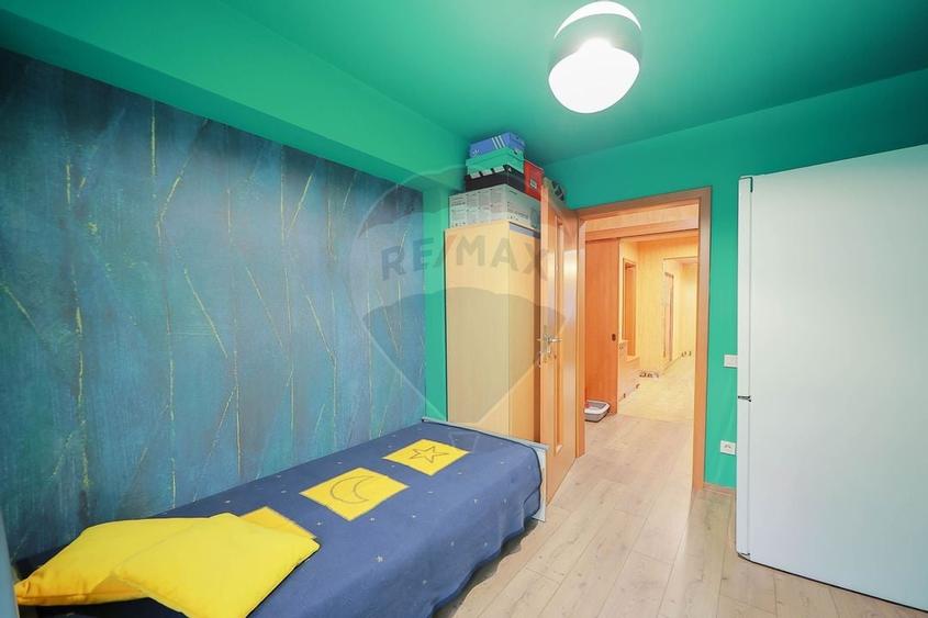 Apartament cu 4 camere de vânzare în zona Rogerius - 10