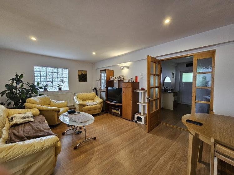 VILĂ DE VANZARE - ZONA EROII REVOLUȚIEI / PARCUL CAROL - 7