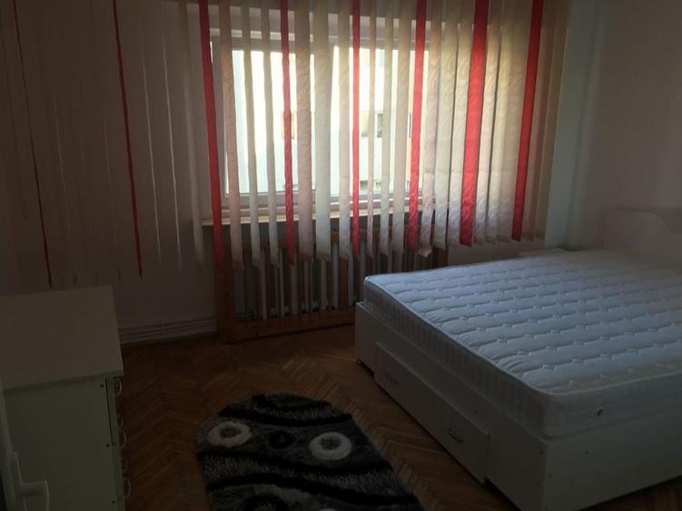 Inchiriez apartament trei camere et 3 zona cinema Barlad linga Fix - 2
