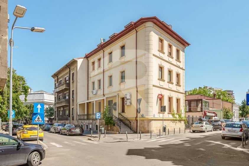 RESTAURANT DE VANZARE  zona ARMENEASCA - 1