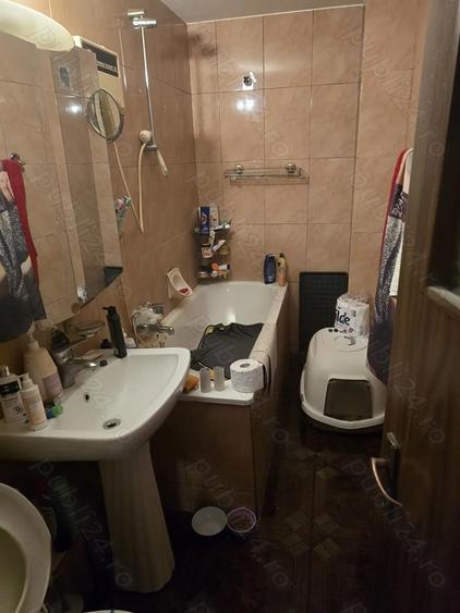 Particular , vand apartament 2 camere decomandate DRISTOR - 3