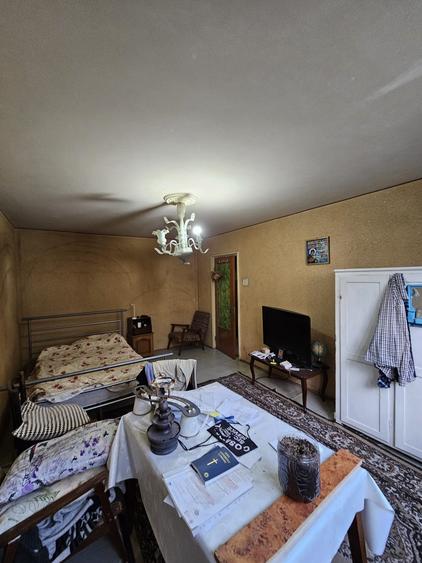 Titan, piata 1 Decembrie 1918 - 5