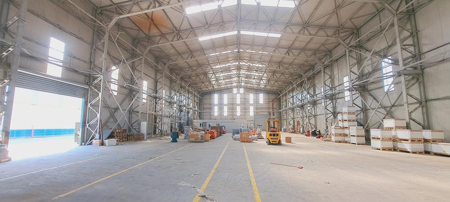 Bulevardul Basarabia, hala 1500 mp + 1000 mp platforma - 1