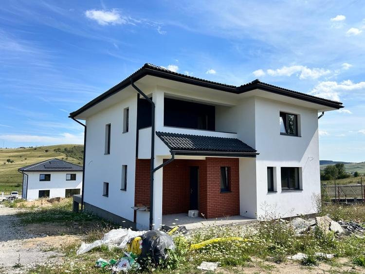 Casa individuala 5 camere, 142 mp utili, 660 mp curte !, Lac Chinteni! - 1