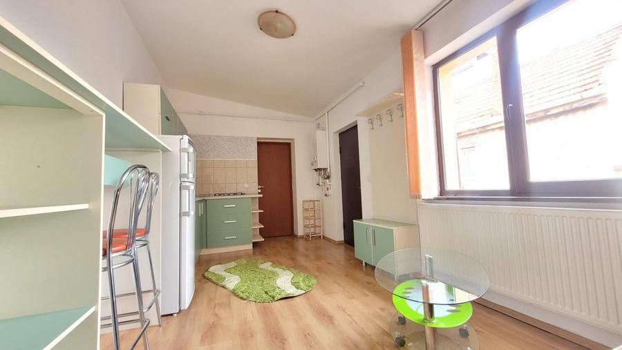 Garsoniera in zona liceului Saguna - 8