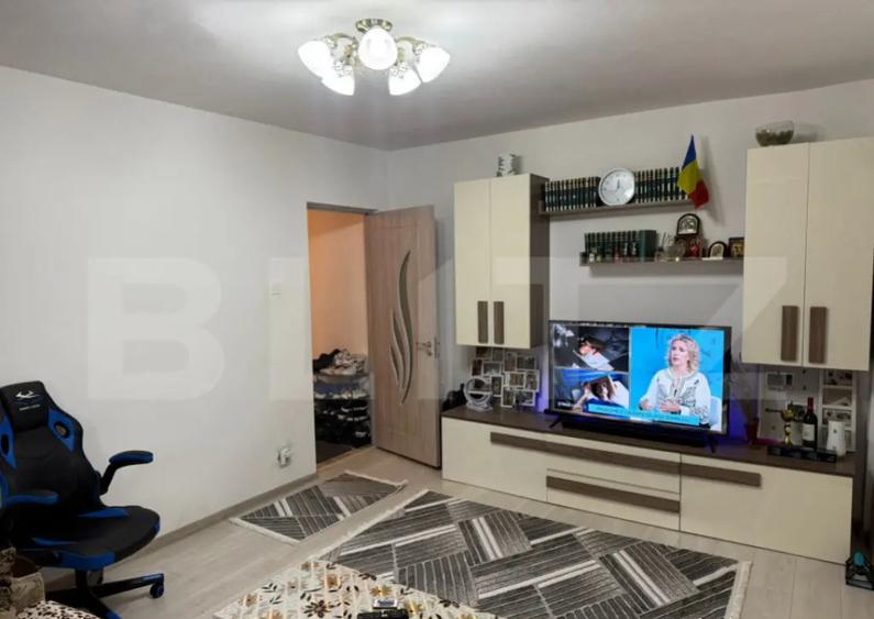 Apartament 2 camere ,renovat , zona micro 4 - 8