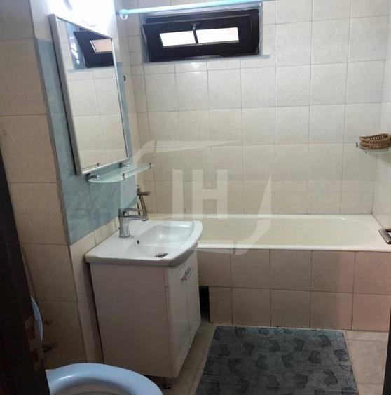 Apartament cu 3 camere semidecomandat, mobilat în Gheorgheni