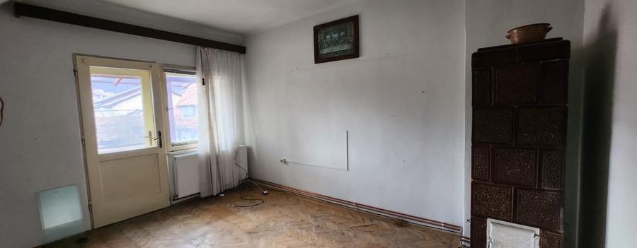 Garsoniera "la casa" , in cartier Noua, suprafata utila 45 mp, teren 138 mp! - 3