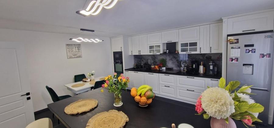 De vanzare casa individuala cu 4 camere in Sibiu - 1