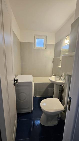 Apartament 2 camere, renovat , decomandat , metrou - 10