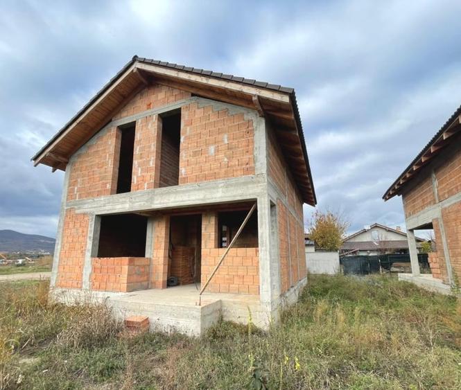 Casă la roșu | 3 dormitoare | zona Arex | Ampoi 3 | Alba Iulia | 123mp - 1