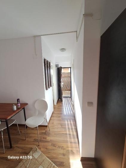 Poprietar inchiriez ap.1 cam decomandat utilat ,Complex-Lunei , centrala proprie - 9