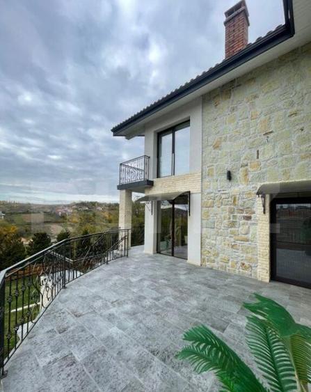 Proprietate speciala cu panorama superba, 220 mp utili, 1760 - 12