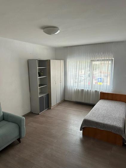 Apartament cu 2 camere semidecomandat în Dacia