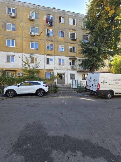 Apartament cu 2 camere semidecomandat în Rahova