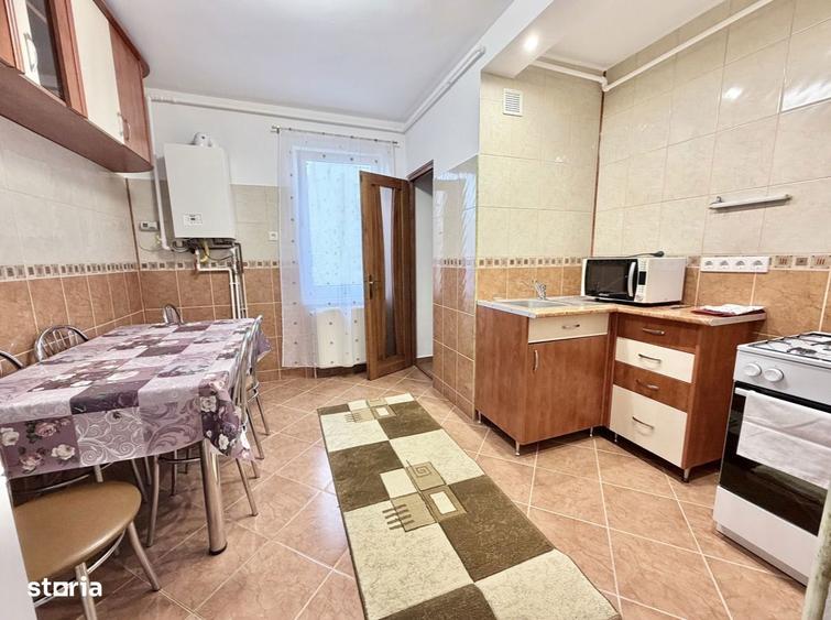 Apartament cu 3 camere decomandat în Tudor
