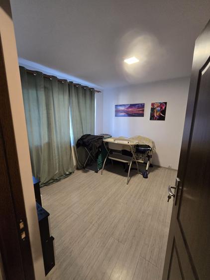 Apartament cu 3 camere decomandat în Electroprecizia