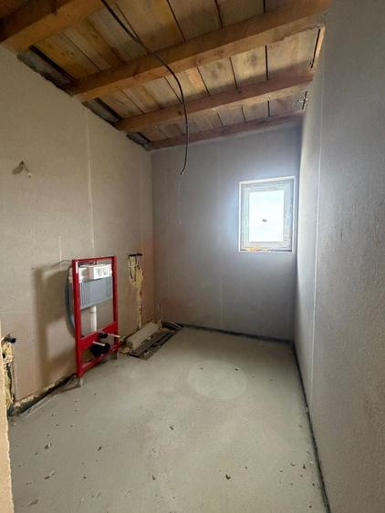 Duplex cu 4 camere cu Canalizare în Dumbrăvița