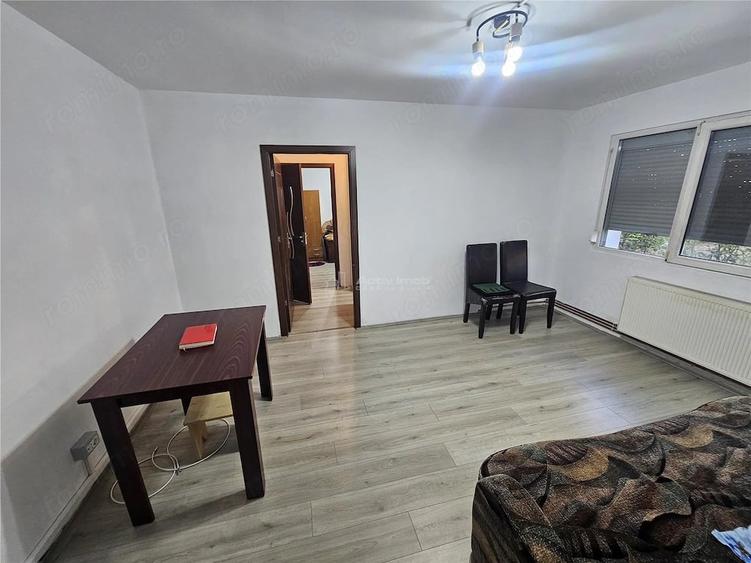 Apartament cu 2 camere semidecomandat în Cuptoare (Reșița)