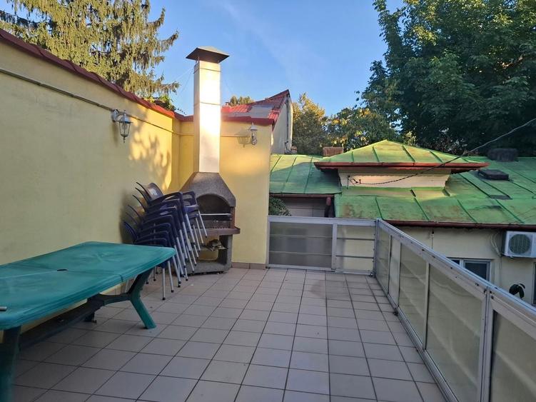 Casă individuală cu 4 camere cu Canalizare în Domenii
