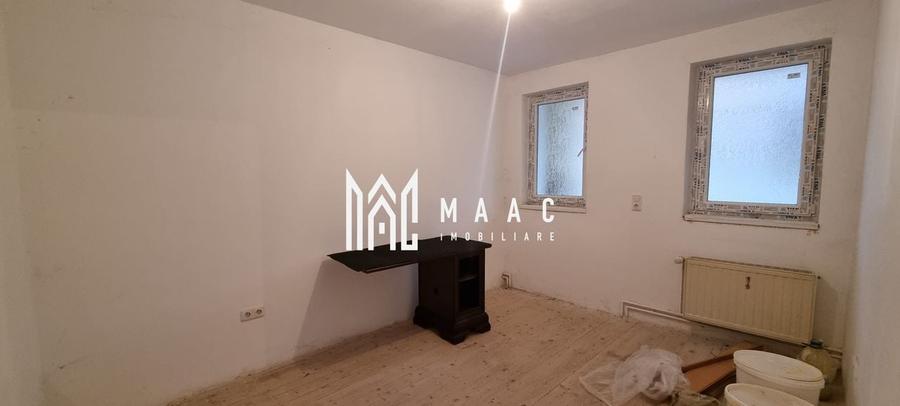 Casă individuală cu 9 camere cu Canalizare în Șeica Mare