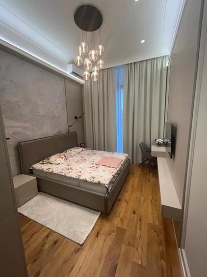 Apartament cu 4 camere decomandat în Cotroceni