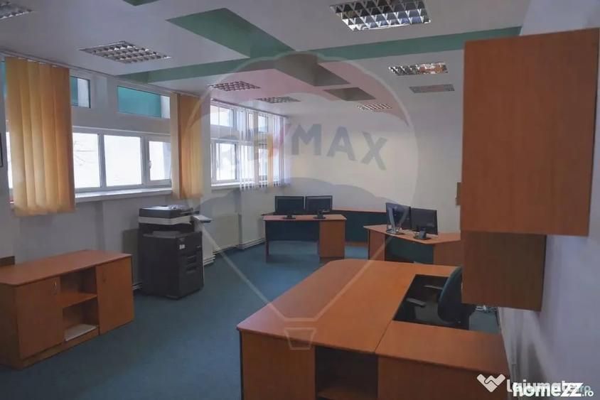 Spațiu comercial, de 200 mp, în Central