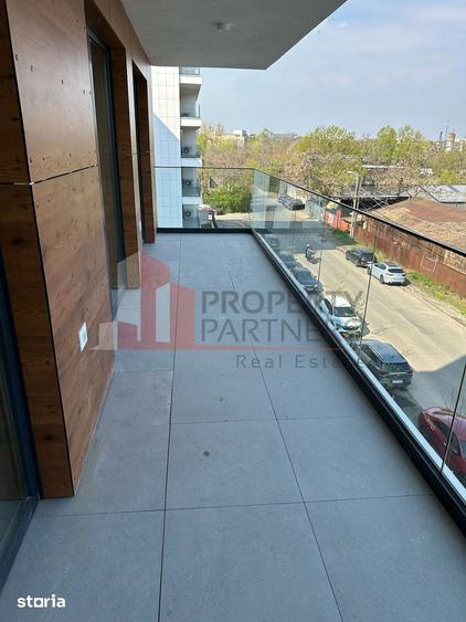 Apartament cu 3 camere în Dămăroaia