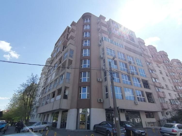 Spațiu comercial, de 143.0299987793 mp, în Vitan Mall