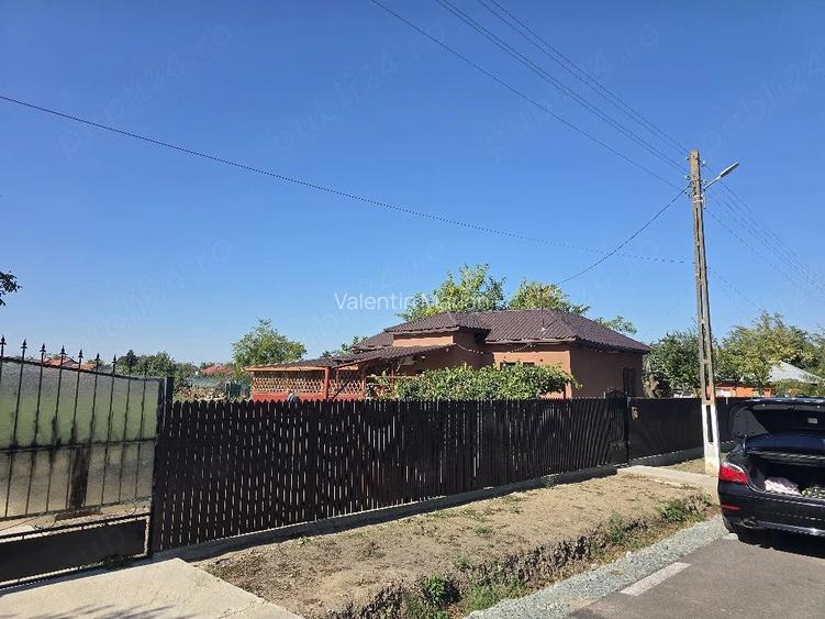 Vand casa sara?eni ialomita 4.700 euro