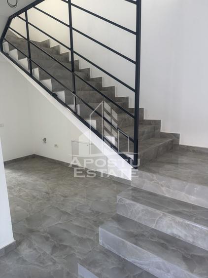 Duplex cu 4 camere cu Canalizare în Giarmata