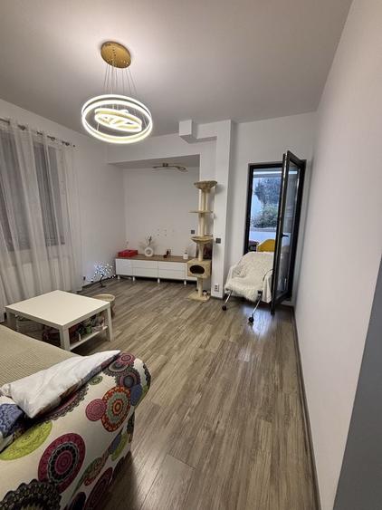 Apartament cu 2 camere decomandat în 1 Mai