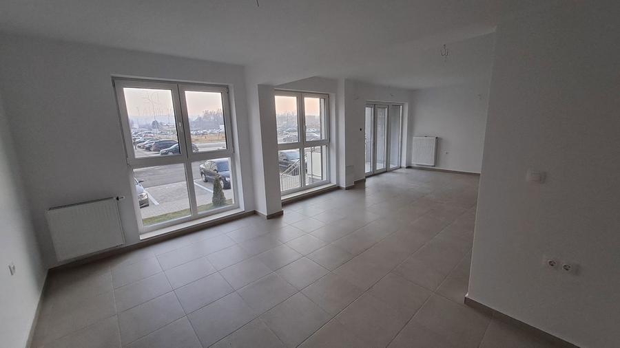 Inchiriez/ Vand spatiu comercial/servicii Maurer - 4