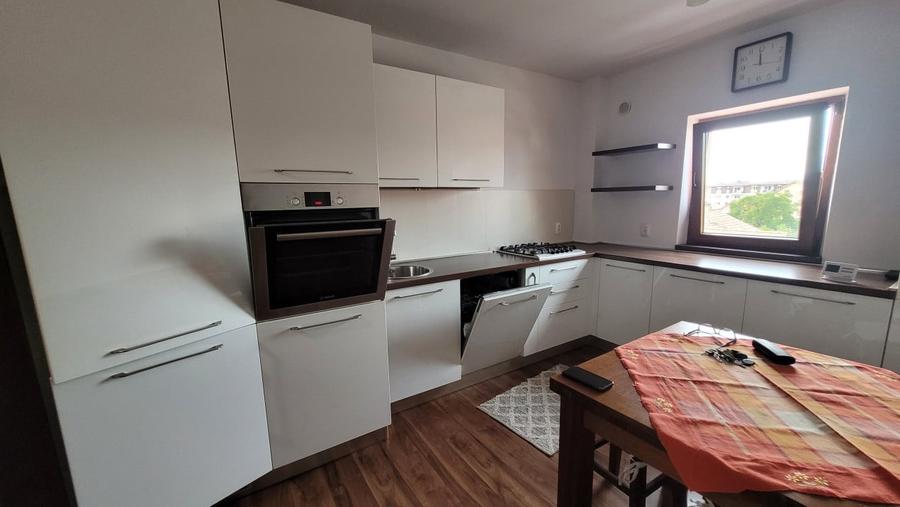 Apartament de 2 camere decomandate, mobilat utilat, cu balcon, zona Intre Lacuri - 1