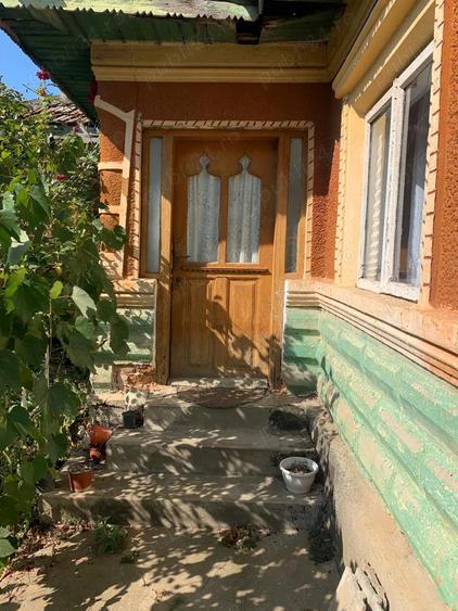 Casa batraneasca+ curte 500mp - 3