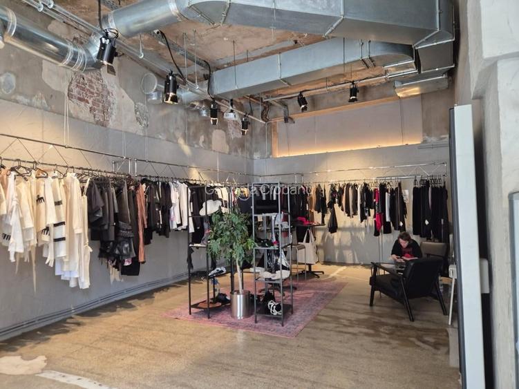 Spatiu comercial ultracentra bd.l Regina Elisabeta  Cismigiu parter 157mp