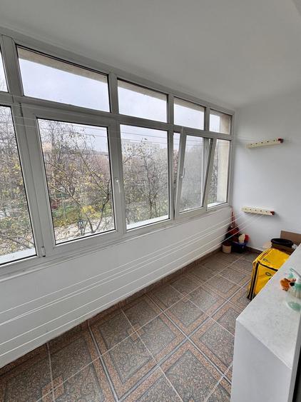 Apartament 3 camere - complet renovat - 4 minute pana la metrou! - 14