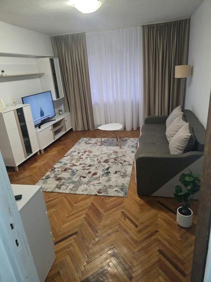 Apartament cu 2 camere decomandat în Ultracentral