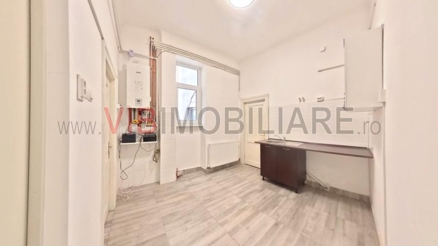 Victoriei- Romana - Lascar Catargiu - 3 camere - nemobilat - 87 mp utili cu cent - 5