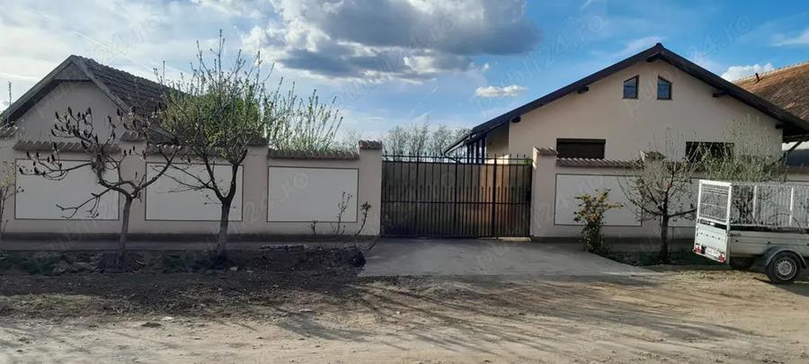 Vand casa cu livada de 1600 mp la ?ara in Gepiu Bihor - 1