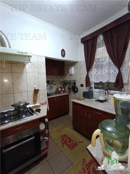 Vila cu aspect de conac in centrul Ploiestiului, ideala pentru locuinta, birou s - 17