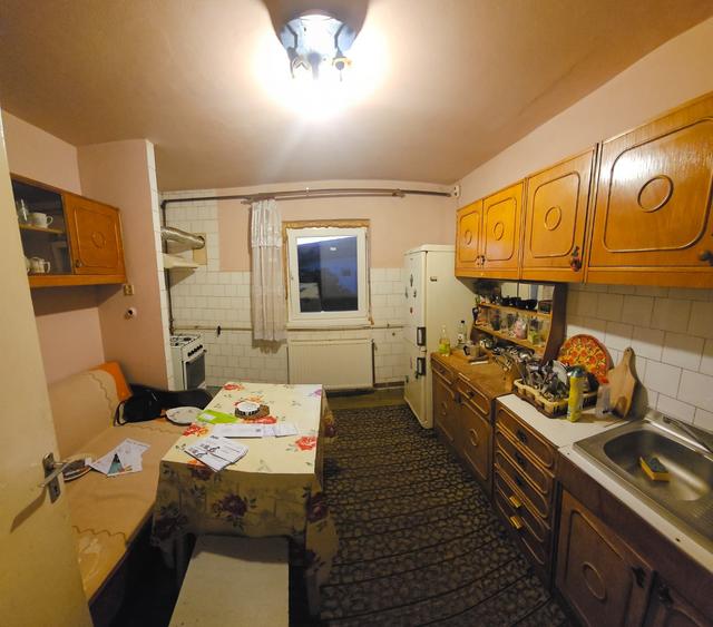 Apartament 2 camere - Zona  Buziasului - 3