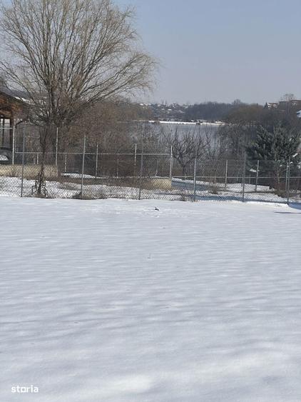 Teren de 750 mp cu vedere si acces la lac - 9