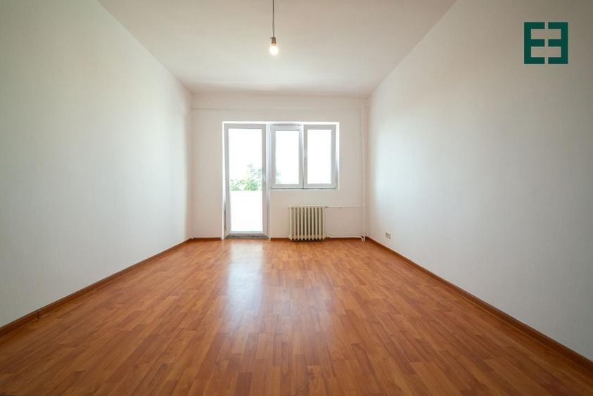 Apartament cu 3 camere etajul 4 - Cartierul A. Vlaicu - Arad - 3