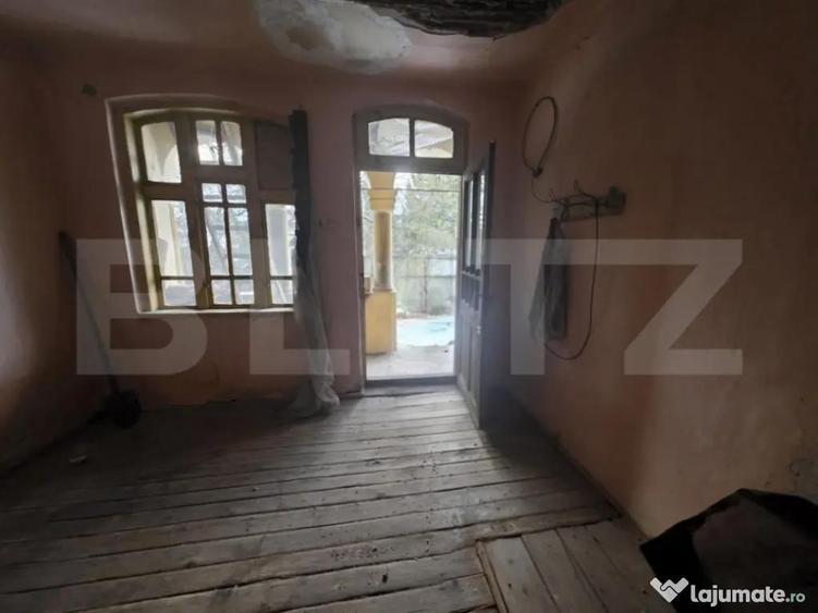 Casa de vanzare, 667 mp, zona Razvad - 9