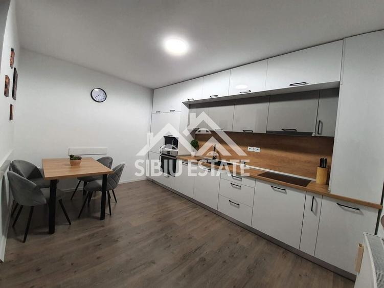 Casa cvadruplex de vanzare 4 camere, curte proprie - 6