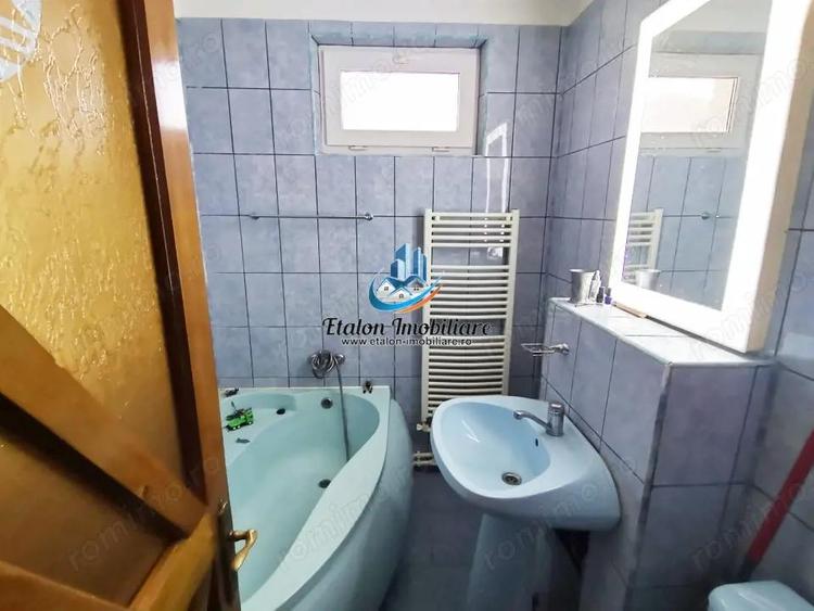 Apartament 2 camere, etaj 4, zona Petrodava - 3