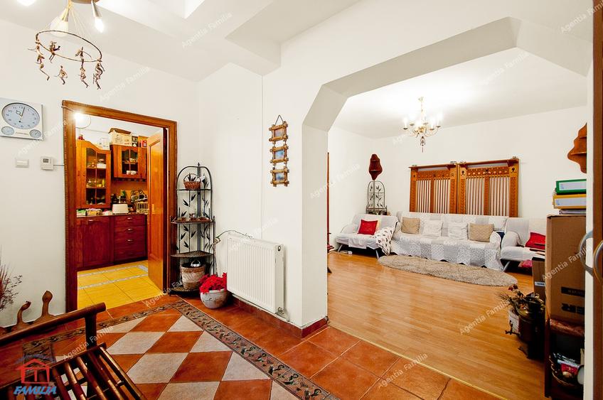 Vila cocheta, situata in centrul istoric al orasului - 1