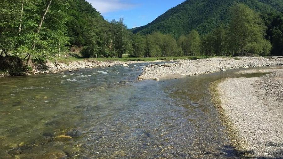 Teren SUPERB - 470 mp - pe malul Lotrului, Brezoi, Valcea - 8